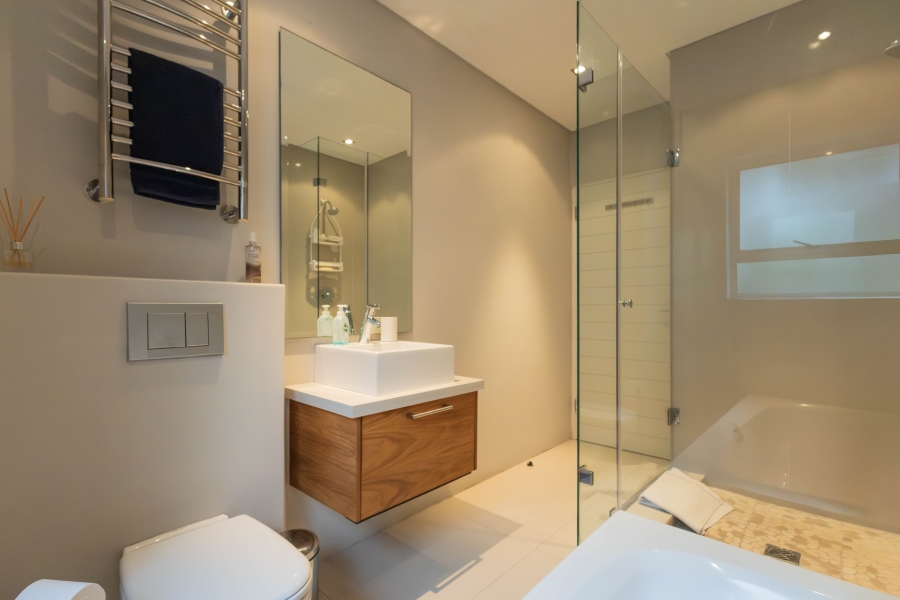 To Let 3 Bedroom Property for Rent in Sea Point Western Cape